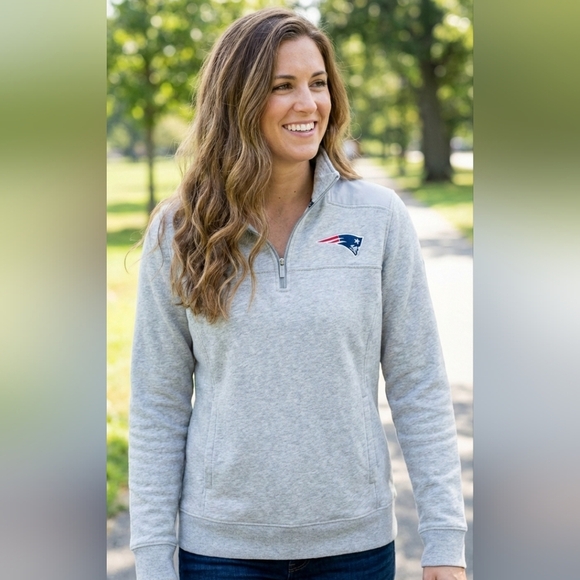 Vineyard Vines Tops - Vineyard Vines Women's Preppy Grey New England Patriots Shep Shirt Size Small